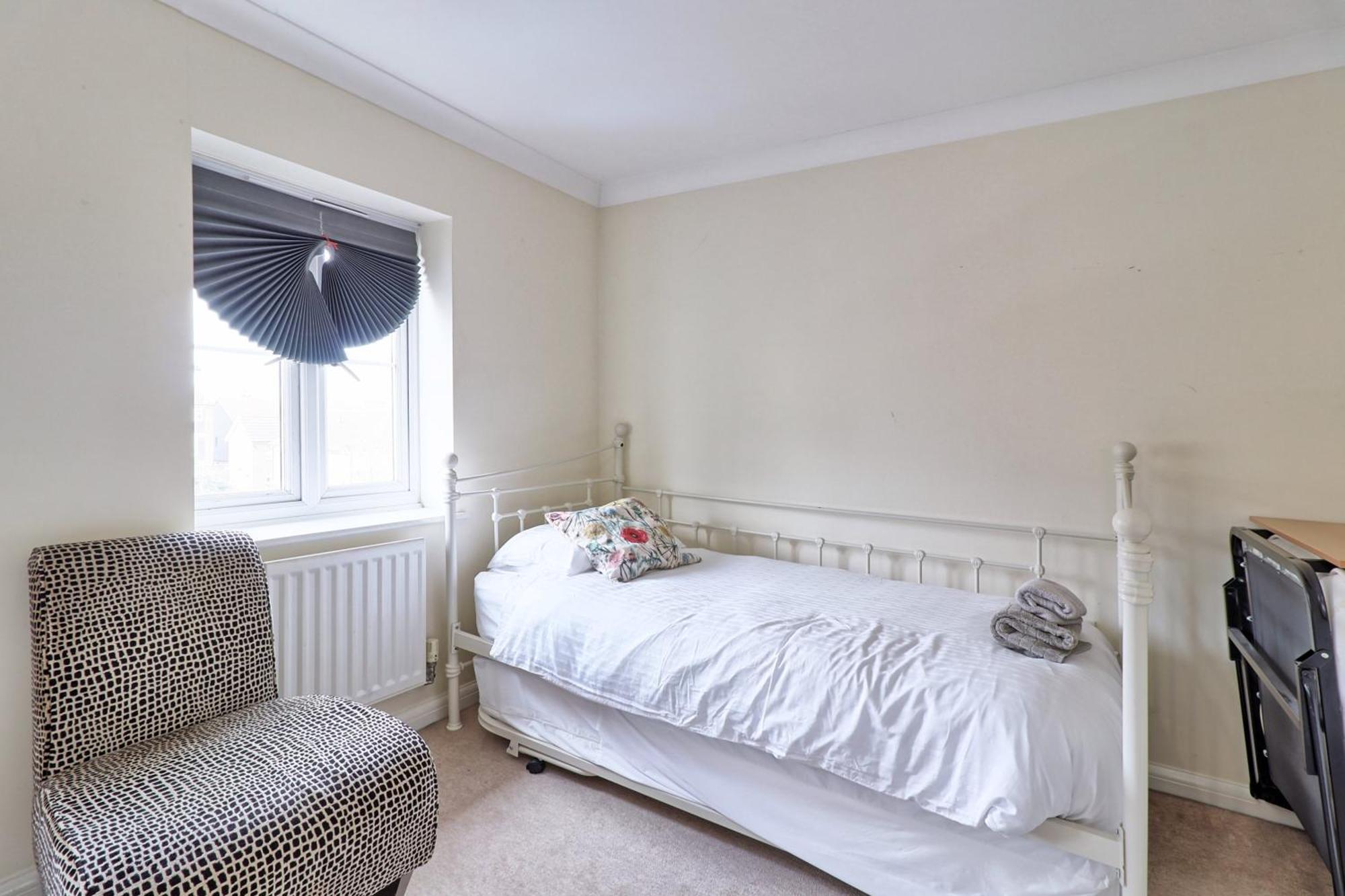 By Buildersbeds - Paignton House 4 Bedrooms Harold Wood Exterior photo