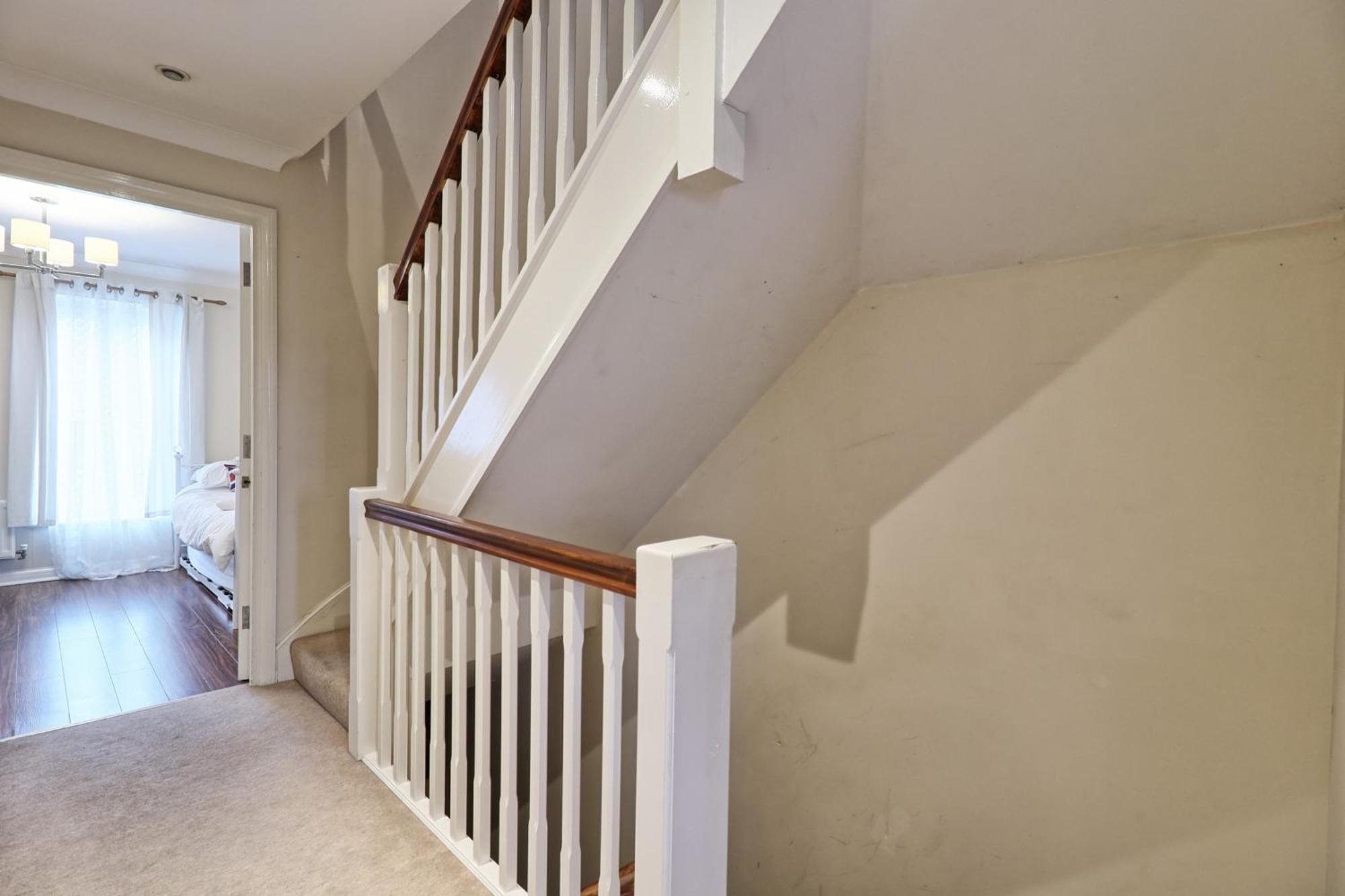 By Buildersbeds - Paignton House 4 Bedrooms Harold Wood Exterior photo