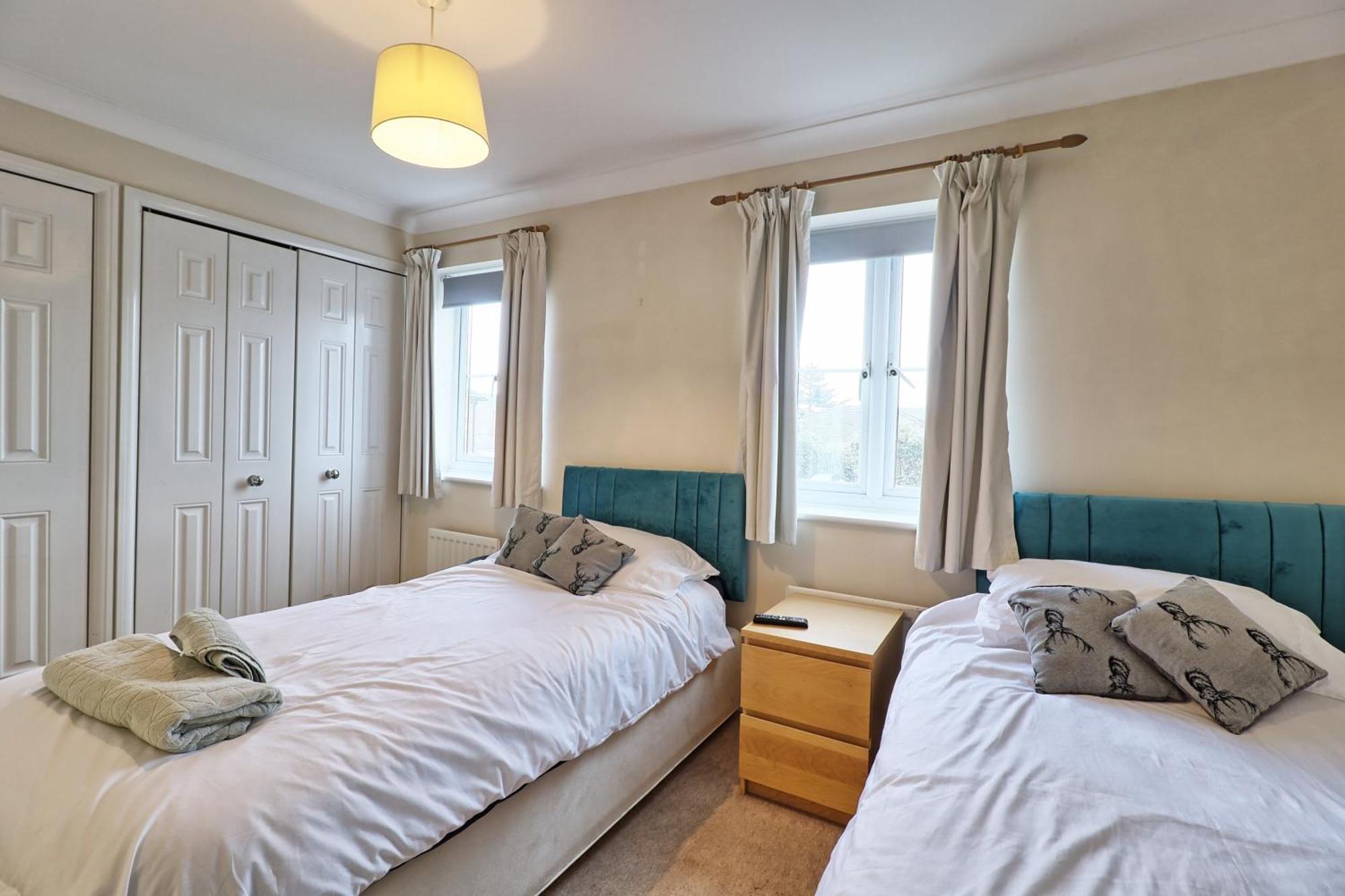 By Buildersbeds - Paignton House 4 Bedrooms Harold Wood Exterior photo