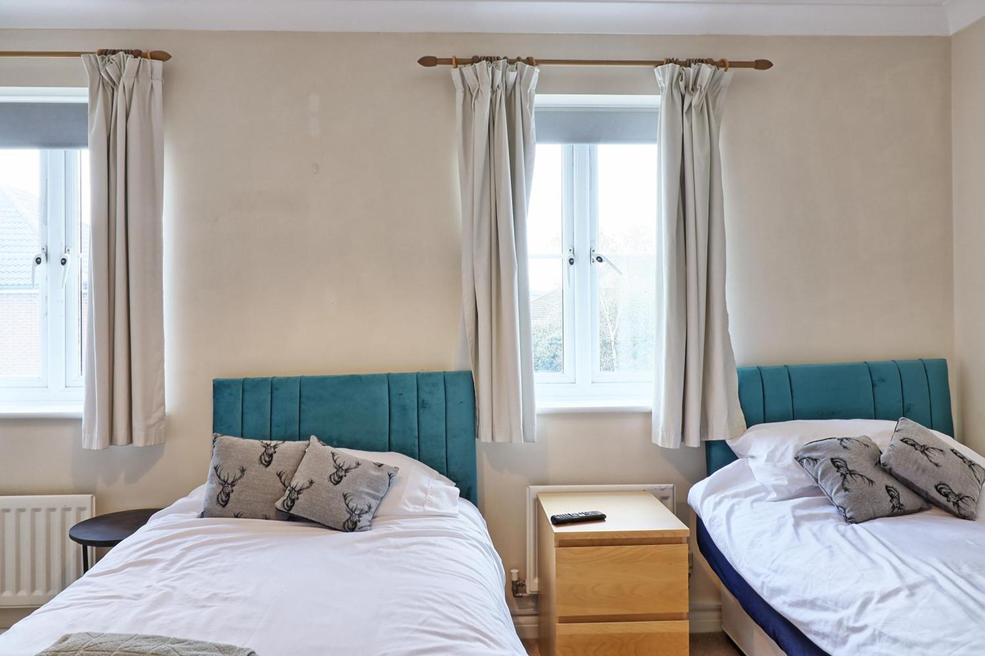 By Buildersbeds - Paignton House 4 Bedrooms Harold Wood Exterior photo
