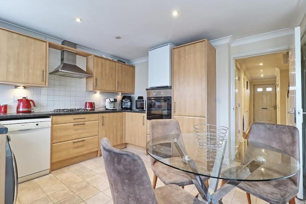 By Buildersbeds - Paignton House 4 Bedrooms Harold Wood Exterior photo